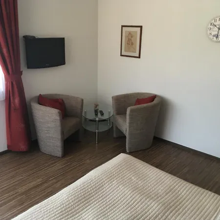 Konukevi Ubytovani Pod Borovou Malenovice (Moravia-Silesia)