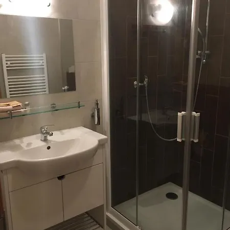 Ubytovani Pod Borovou Konukevi 3*
