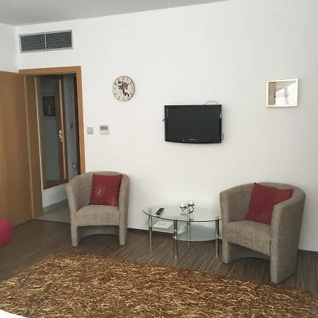 Konukevi Ubytovani Pod Borovou 3*